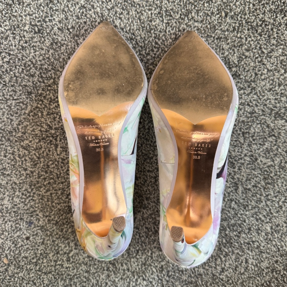 Ted Baker Vyixyn Pumps Women 39.5 US 9 EUC Floral Evening Heels Shoes Pink - Picture 7 of 10